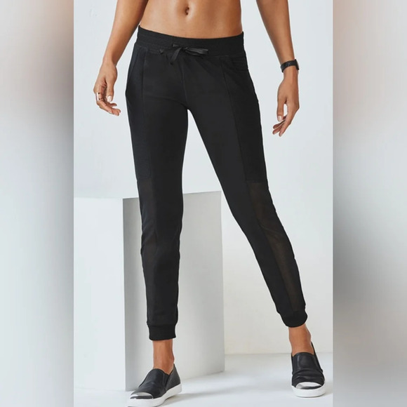 Fabletics Pants - Fabletics Women’s Linda Jogger Short in Black NWT Sz XL (14-16)